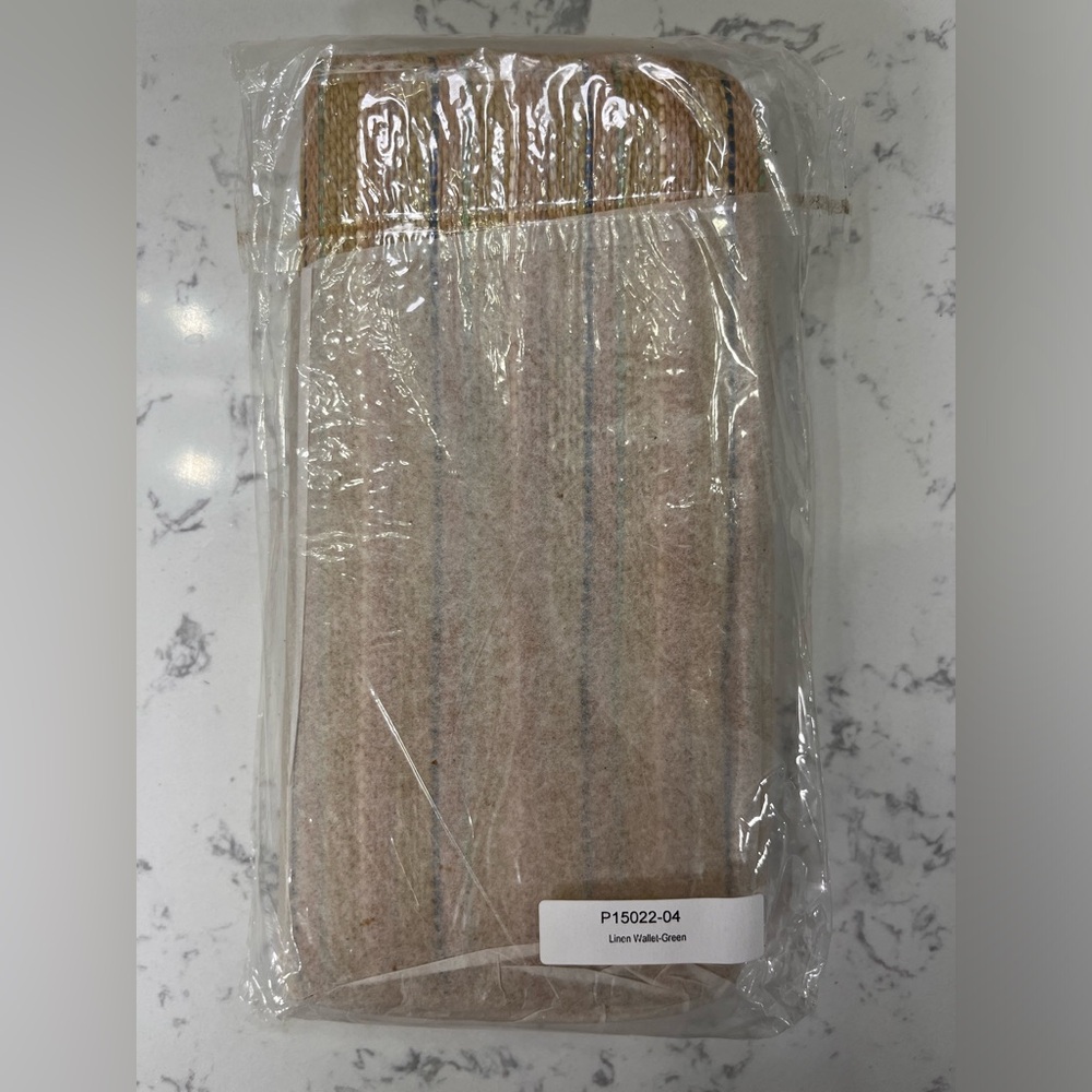 raffia zipper clutch wallet - holds 12 cards plus cash - Picture 11 of 12